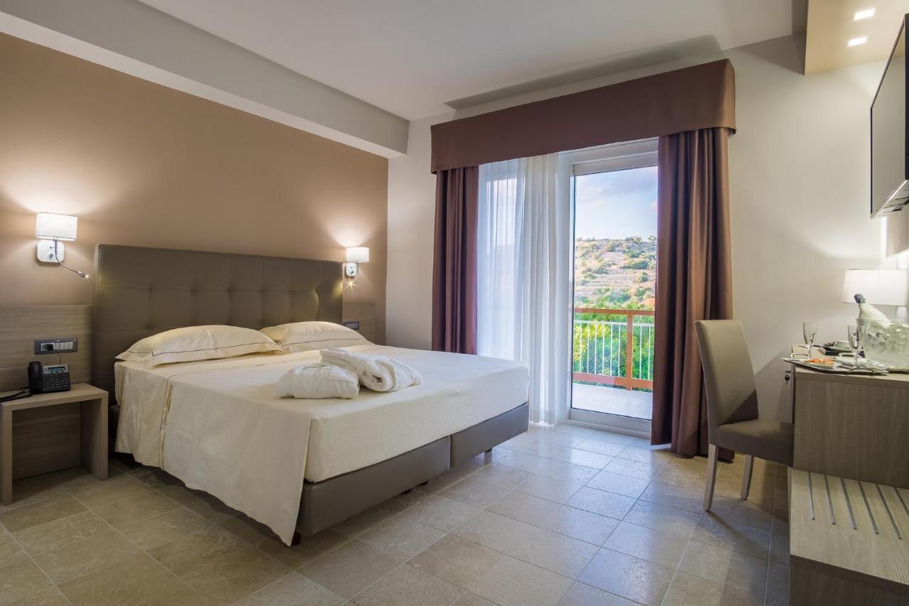 Netum Hotel Noto Exteriér fotografie
